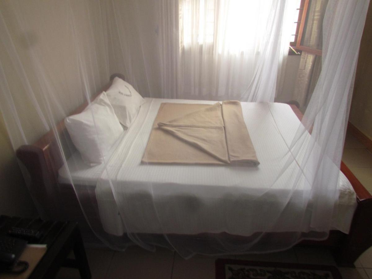 Mikumi Resort Hotel ภายนอก รูปภาพ