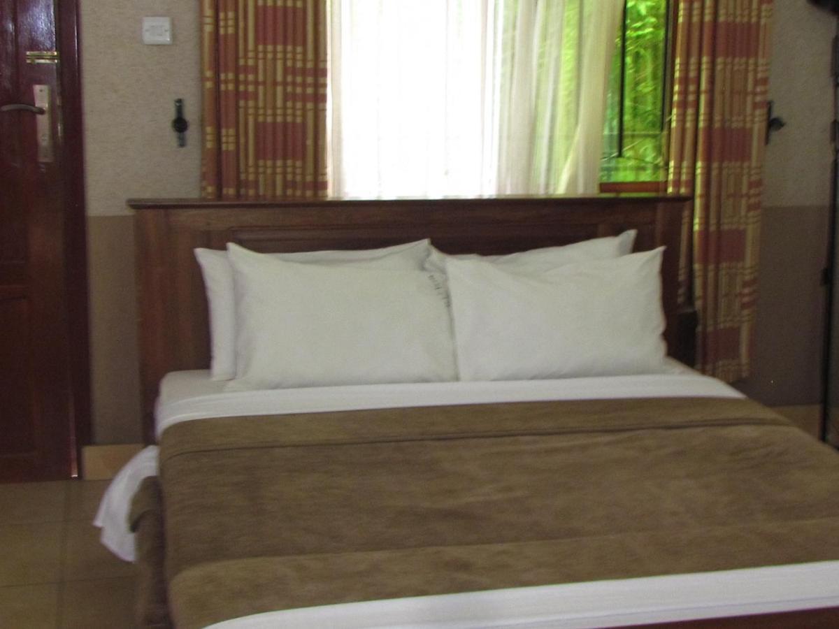 Mikumi Resort Hotel ภายนอก รูปภาพ