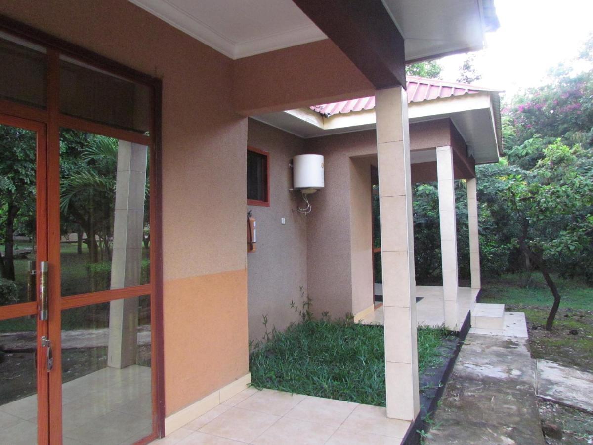 Mikumi Resort Hotel ภายนอก รูปภาพ
