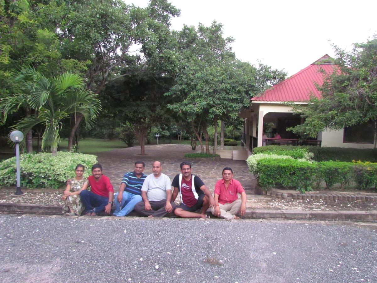 Mikumi Resort Hotel ภายนอก รูปภาพ