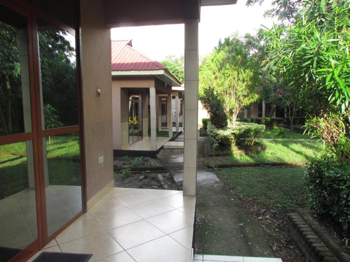 Mikumi Resort Hotel ภายนอก รูปภาพ